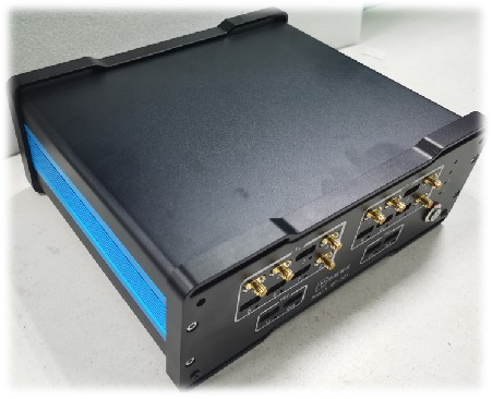 ZXB-SRF300超寬帶多通道智能軟件無線電平臺